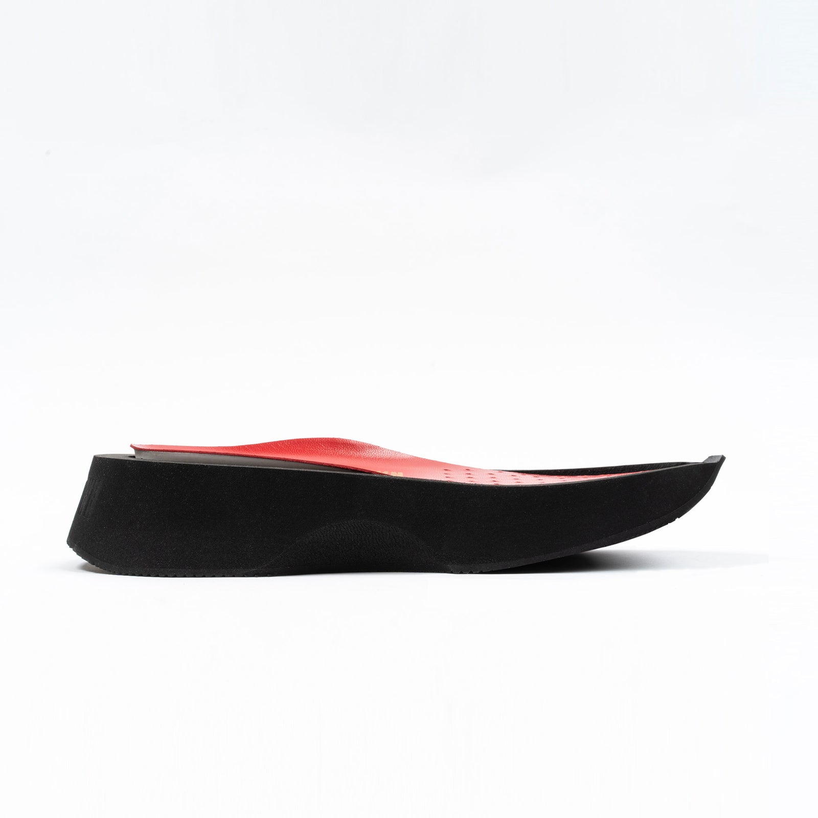 Maratown most comfortable running dress sneakers showing the sole only and the supportive insole