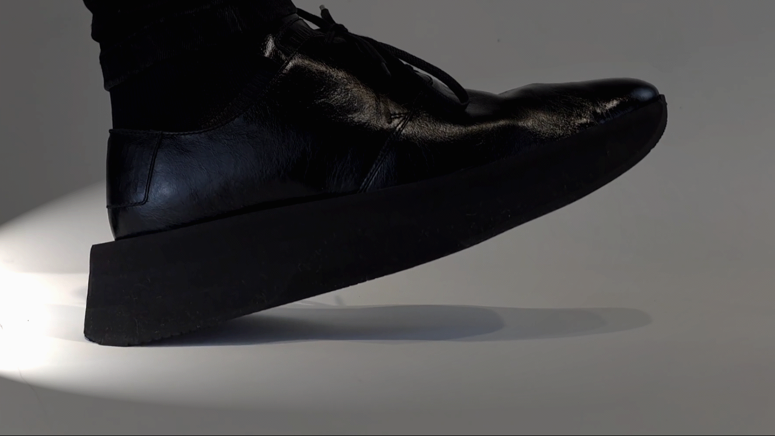 Maratown most comfortable running dress shoes black showing the soft cushioning of the sole