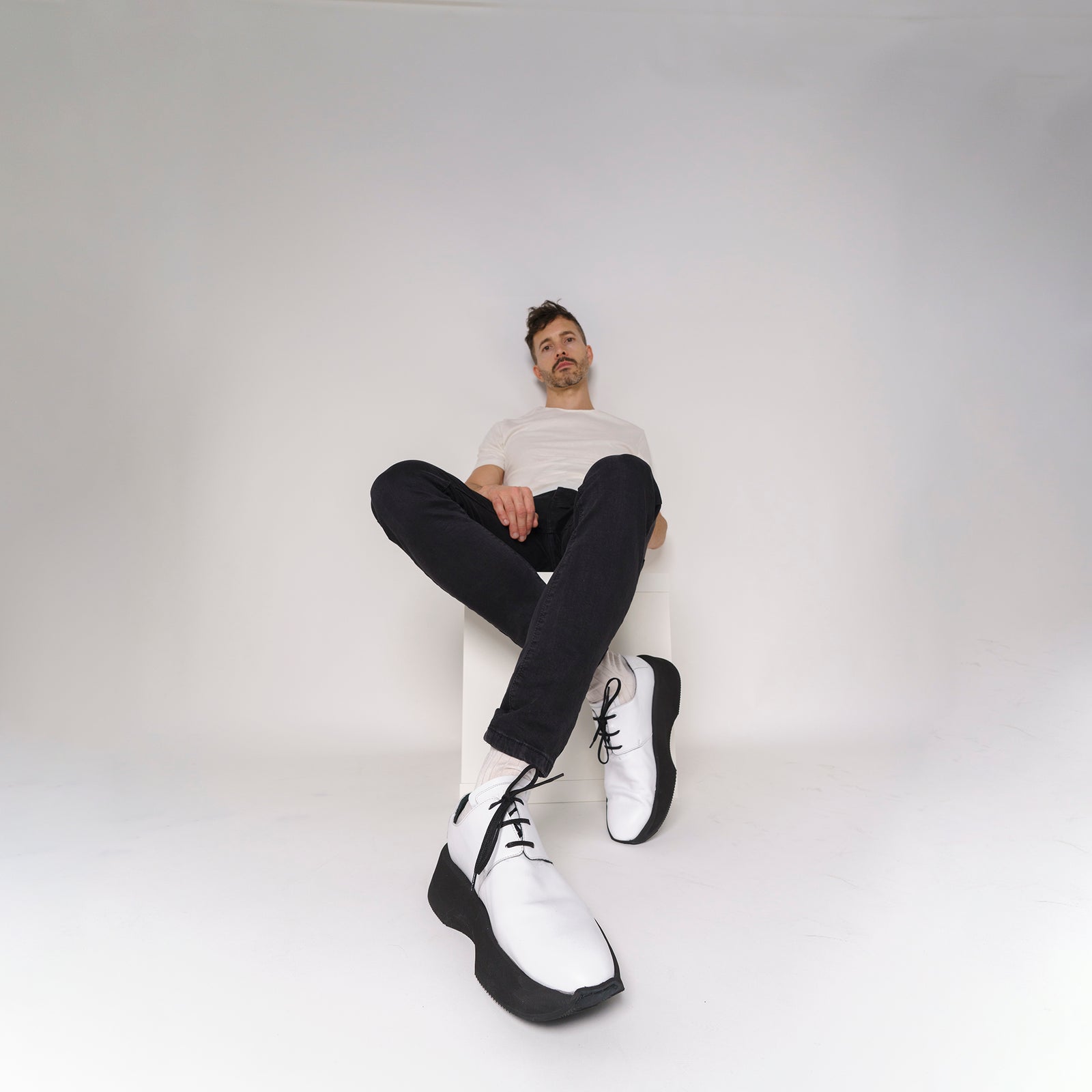 MARATOWN Men's Most Comfortable Dress sneakers, White
