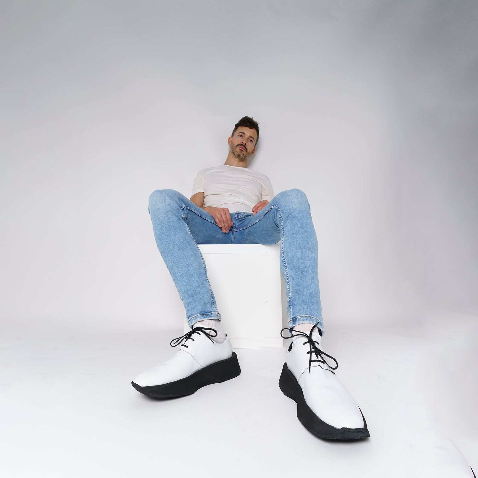 MARATOWN Men's Most Comfortable Dress sneakers, White
