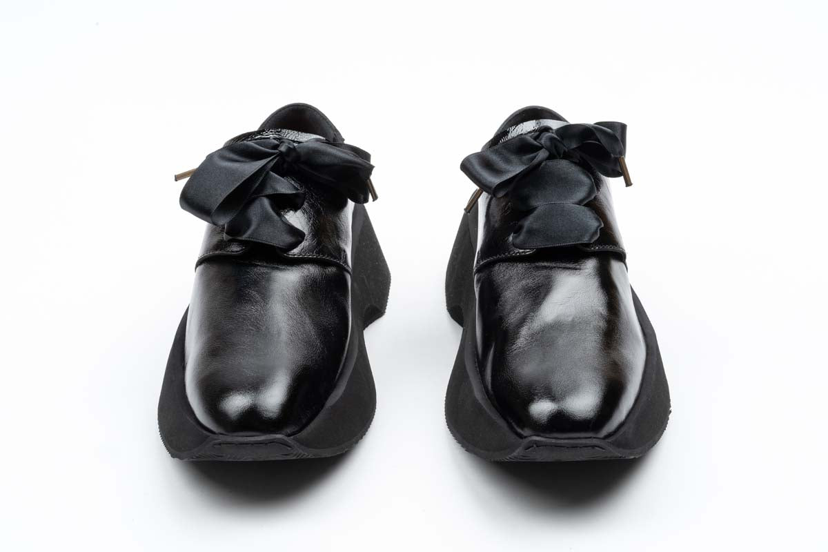 The Maratown's Running Dress Sneakers for women, black leather, the most comfortable dress Sneakers 